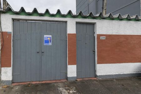 Casa à venda com 96m², 4 quartos e 2 vagasFachada