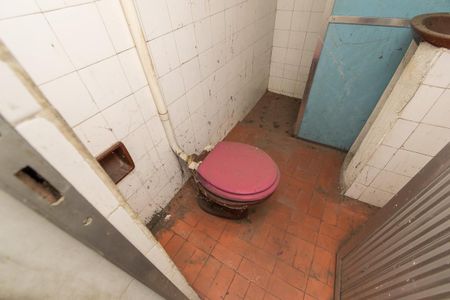 Casa à venda com 96m², 4 quartos e 2 vagasBanheiro da Suíte