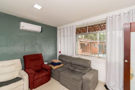 Casa à venda com 96m², 4 quartos e 2 vagasSala