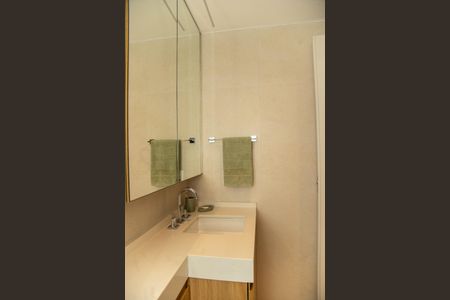 Apartamento à venda com 125m², 2 quartos e 2 vagas Apartamento à venda com 125m², 2 quartos e 2 vagasBanheiro da Suíte 1