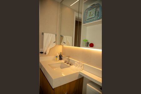 Apartamento à venda com 125m², 2 quartos e 2 vagas Apartamento à venda com 125m², 2 quartos e 2 vagasBanheiro da Suíte 2