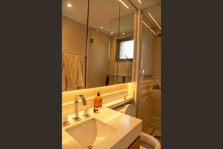 Apartamento à venda com 125m², 2 quartos e 2 vagas Apartamento à venda com 125m², 2 quartos e 2 vagasBanheiro da Suíte 1