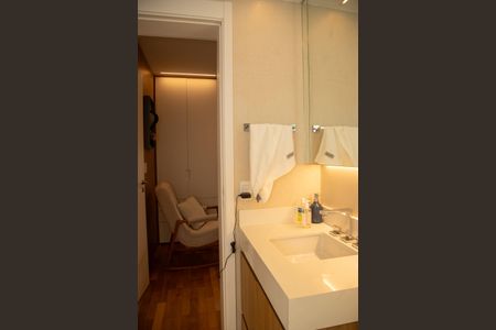 Apartamento à venda com 125m², 2 quartos e 2 vagas Apartamento à venda com 125m², 2 quartos e 2 vagasBanheiro da Suíte 2