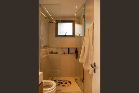 Apartamento à venda com 125m², 2 quartos e 2 vagas Apartamento à venda com 125m², 2 quartos e 2 vagasBanheiro da Suíte 1