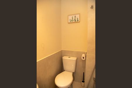 Apartamento à venda com 125m², 2 quartos e 2 vagas Apartamento à venda com 125m², 2 quartos e 2 vagasBanheiro de Serviço