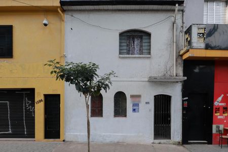 Casa à venda com 86m², 2 quartos e sem vaga Casa à venda com 86m², 2 quartos e sem vagaFachada