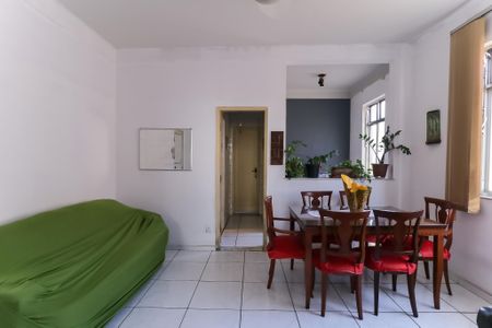 Apartamento à venda com 92m², 2 quartos e sem vagaSala