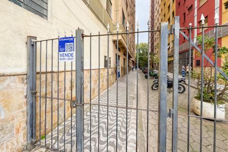 Apartamento à venda com 42m², 1 quarto e sem vaga Apartamento à venda com 42m², 1 quarto e sem vagaFachada + Plaquinha