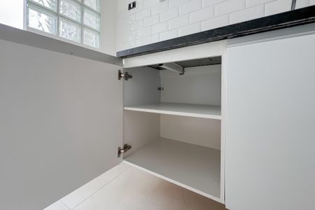 Apartamento à venda com 42m², 1 quarto e sem vaga Apartamento à venda com 42m², 1 quarto e sem vagaCozinha - Armários