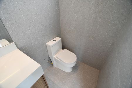 Casa de condomínio à venda com 350m², 3 quartos e 4 vagasBanheiro da Suíte 1