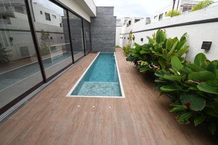 Casa de condomínio à venda com 350m², 3 quartos e 4 vagasÁrea comum - Piscina