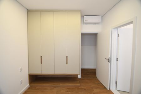 Casa de condomínio à venda com 350m², 3 quartos e 4 vagasSuíte 2