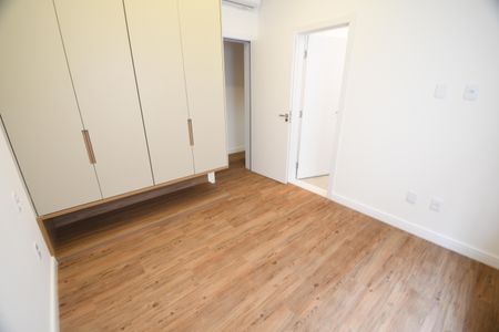 Casa de condomínio à venda com 350m², 3 quartos e 4 vagasSuíte 2