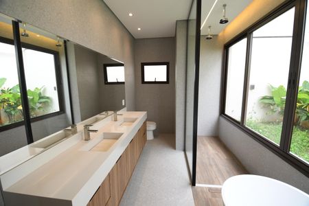 Casa de condomínio à venda com 350m², 3 quartos e 4 vagasBanheiro da Suíte 1