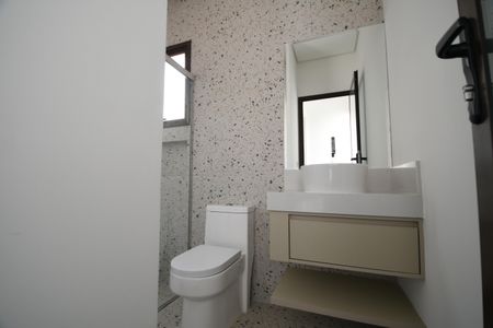 Casa de condomínio à venda com 350m², 3 quartos e 4 vagasBanheiro de serviço