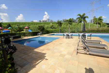 Casa de condomínio à venda com 350m², 3 quartos e 4 vagasÁrea comum - Piscina