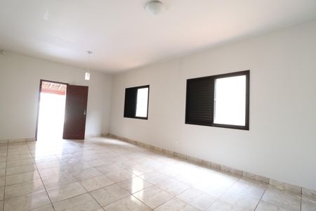 Sala de casa para alugar com 5 quartos, 222m² em Cidade Jardim, Uberlândia