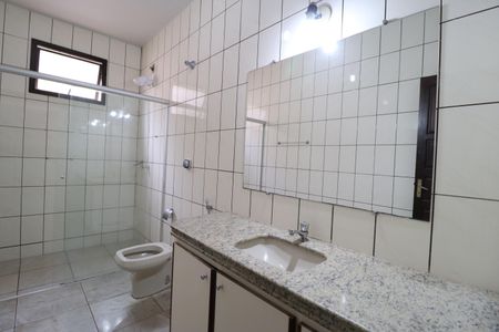 Casa para alugar com 222m², 5 quartos e 3 vagasBanheiro Social