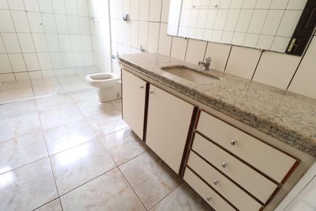 Casa para alugar com 222m², 5 quartos e 3 vagasBanheiro Social