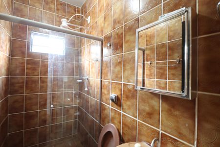 Casa para alugar com 222m², 5 quartos e 3 vagasBanheiro da Edícula