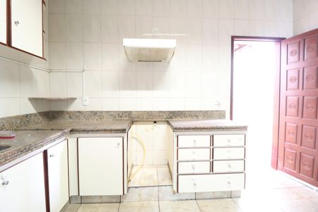 Casa para alugar com 222m², 5 quartos e 3 vagasCozinha