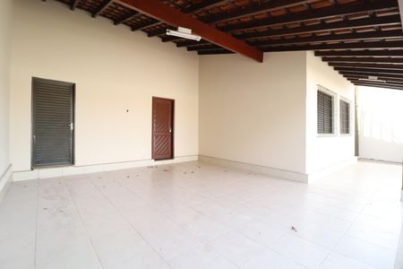 Casa para alugar com 222m², 5 quartos e 3 vagasÁrea Externa