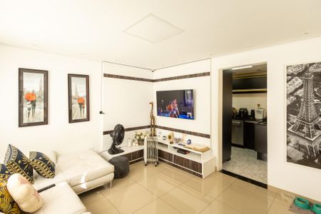 Casa de condomínio à venda com 144m², 3 quartos e 2 vagas Casa de condomínio à venda com 144m², 3 quartos e 2 vagasSala