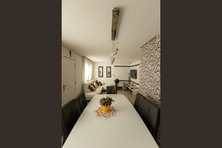 Casa de condomínio à venda com 144m², 3 quartos e 2 vagas Casa de condomínio à venda com 144m², 3 quartos e 2 vagasSala