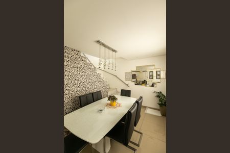 Casa de condomínio à venda com 144m², 3 quartos e 2 vagas Casa de condomínio à venda com 144m², 3 quartos e 2 vagasSala