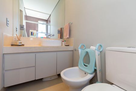 Apartamento à venda com 185m², 5 quartos e 4 vagasBanheiro 2