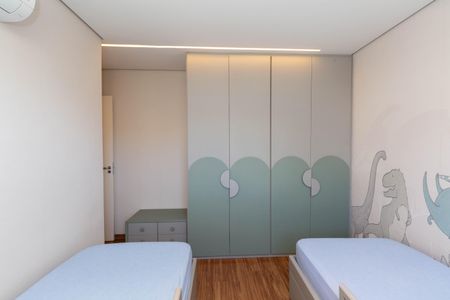 Apartamento à venda com 185m², 5 quartos e 4 vagasQuarto 2