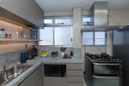 Apartamento à venda com 185m², 5 quartos e 4 vagasCozinha