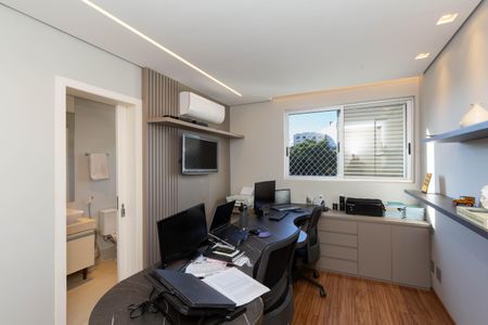 Apartamento à venda com 185m², 5 quartos e 4 vagasQuarto 5