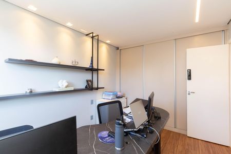 Apartamento à venda com 185m², 5 quartos e 4 vagasQuarto 5