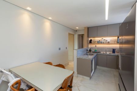 Apartamento à venda com 185m², 5 quartos e 4 vagasCozinha