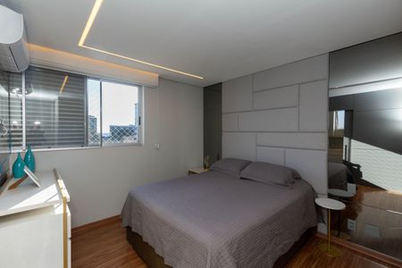 Apartamento à venda com 185m², 5 quartos e 4 vagasQuarto 4