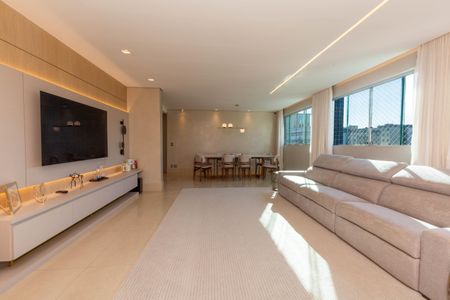 Apartamento à venda com 185m², 5 quartos e 4 vagasSala