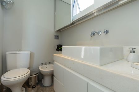 Apartamento à venda com 185m², 5 quartos e 4 vagasBanheiro 1