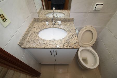 Casa à venda com 72m², 2 quartos e 1 vagaBanheiro 1