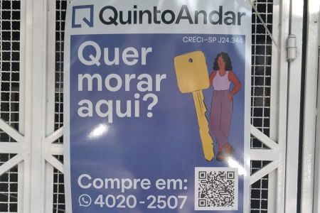 Casa à venda com 72m², 2 quartos e 1 vaga Casa à venda com 72m², 2 quartos e 1 vagaFachada