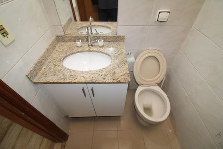 Casa à venda com 72m², 2 quartos e 1 vagaBanheiro 1