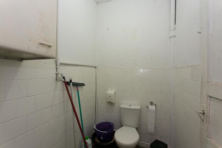 Casa à venda com 400m², 2 quartos e 3 vagasBanheiro de Serviço