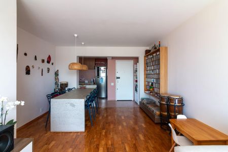 Apartamento para alugar com 98m², 3 quartos e 1 vaga Apartamento para alugar com 98m², 3 quartos e 1 vagaSala