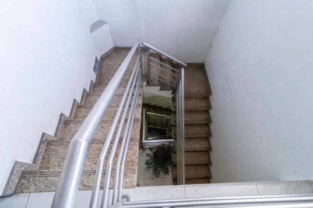 Casa à venda com 120m², 3 quartos e 2 vagasEscada