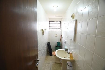 Casa à venda com 245m², 5 quartos e 2 vagasBanheiro de Serviço