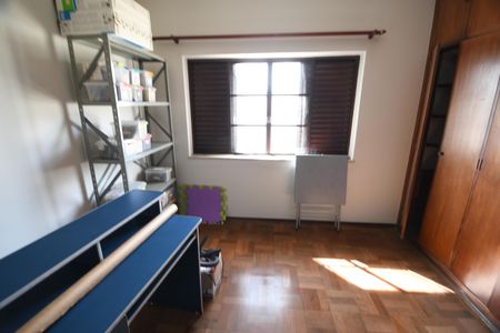 Casa à venda com 245m², 5 quartos e 2 vagasQuarto 2