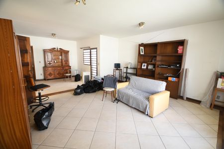 Casa à venda com 245m², 5 quartos e 2 vagasSala