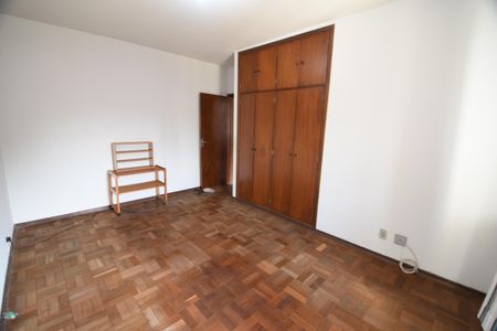 Casa à venda com 245m², 5 quartos e 2 vagasQuarto 1
