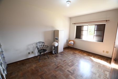 Casa à venda com 245m², 5 quartos e 2 vagasSuíte 