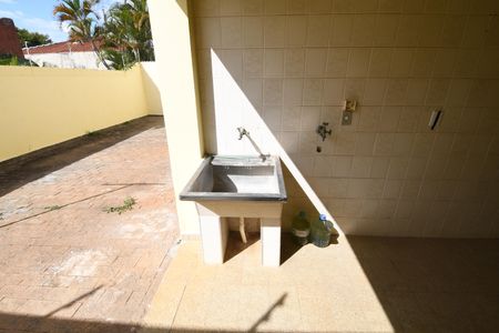 Casa à venda com 245m², 5 quartos e 2 vagasÁrea de Serviço